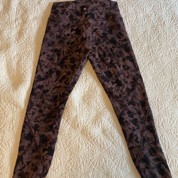 Lululemon in movement legging - Picture 3 of 4